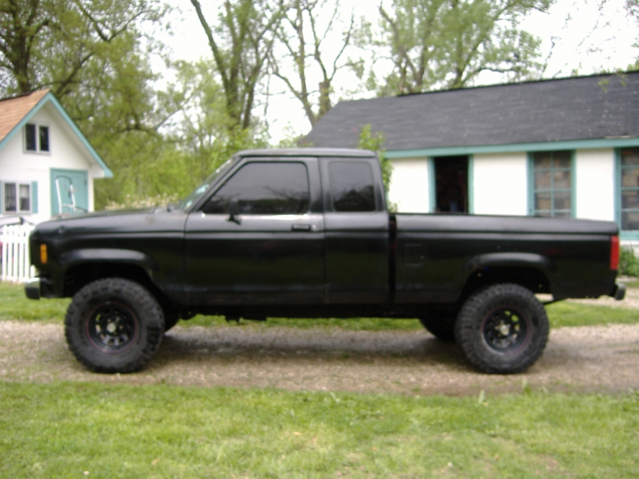 Mobile Truck Repair Shop, on 1988 Ford Ranger XLT 4x4 Pick Up Truck. Just tuned up with new platinum spark plugs, and ready to roll with our convenient mobile service.